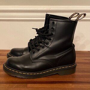 Dr. Martens Airwair Women's Combat Boots Black Leather Size 7 Style 11821